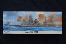 images/productimages/small/Imperial Japanese Navy Carrier Battleship ISE 1944 Fujimi 600024 doos.jpg